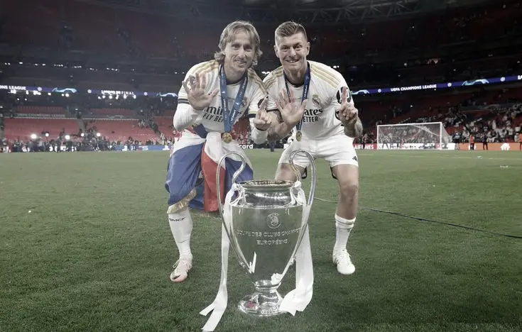 This night is cold in the kingdom I can feel you fade away From the kitchen to the bathroom sink and Your steps keep me awake Don't cut me down, throw me out, leave me here to waste I once was a man with dignity and grace Now I'm slipping through the cracks of your cold embrace So please, please Could you find a way to let me down slowly? A little sympathy I hope you can show me If you wanna go, then I'll be so lonely If you're leaving, baby, let me down slowly Let me down, down, let me down, down Let me down, let me down, down Let me down, down, let me down If you wanna go, then I'll be so lonely If you're leaving, baby, let me down slowly Cold skin, drag my feet on the tile As I'm walking down the corridor And I know we haven't talked in a while So I'm looking for an open door Don't cut me down, throw me out, leave me here to waste I once was a man with dignity and grace Now I'm slipping through the cracks of your cold embrace So please, please Could you find a way to let me down slowly? A little sympathy, I hope you can show me If you wanna go, then I'll be so lonely If you're leaving, baby, let me down slowly Let me down, down, let me down, down Let me down, let me down, down Let me down, down, let me down If you wanna go, then I'll be so lonely If you're leaving, baby, let me down slowly And I can't stop myself from falling down And I can't stop myself from falling down And I can't stop myself from falling down And I can't stop myself from falling down Could you find a way to let me down slowly? A little sympathy, I hope you can show me If you wanna go, then I'll be so lonely If you're leaving, baby, let me down slowly Let me down, down, let me down, down Let me down, let me down, down Let me down, down, let me down If you wanna go, then I'll be so lonely If you're leaving, baby, let me down slowly #modric #tonikroos #fyp #furyou 