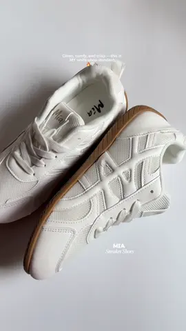 Alright! THE LONG WAIT IS OVER 👟  Urgh! Gandaaaaaaaaaaaaa! #sneakers #shoes #whiteshoes #comfyshoes #OOTD 