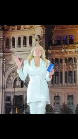 Una semana después puedo decir que este es el evento más impresionante que he presentado en mi carrera profesional. 150 mil personas abarrotaron la Plaza de Cibeles. Fue mágico 