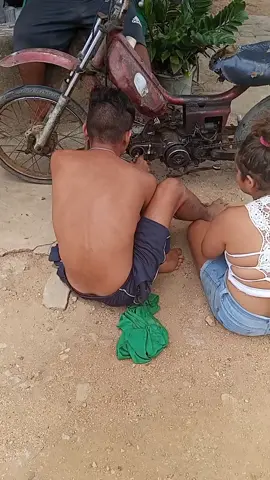 arrumando a moto mais amor #humor #tiktok #trend #viralizar 