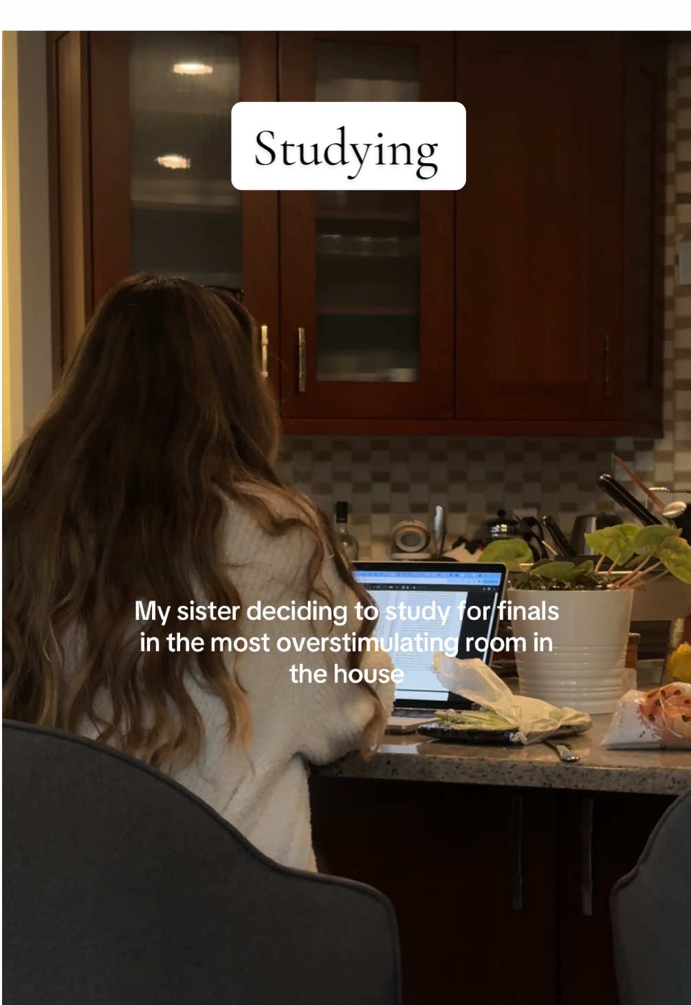 The queen of locking in on what’s important, hope she gets A’s #studying #finals #studyspace @Liv 