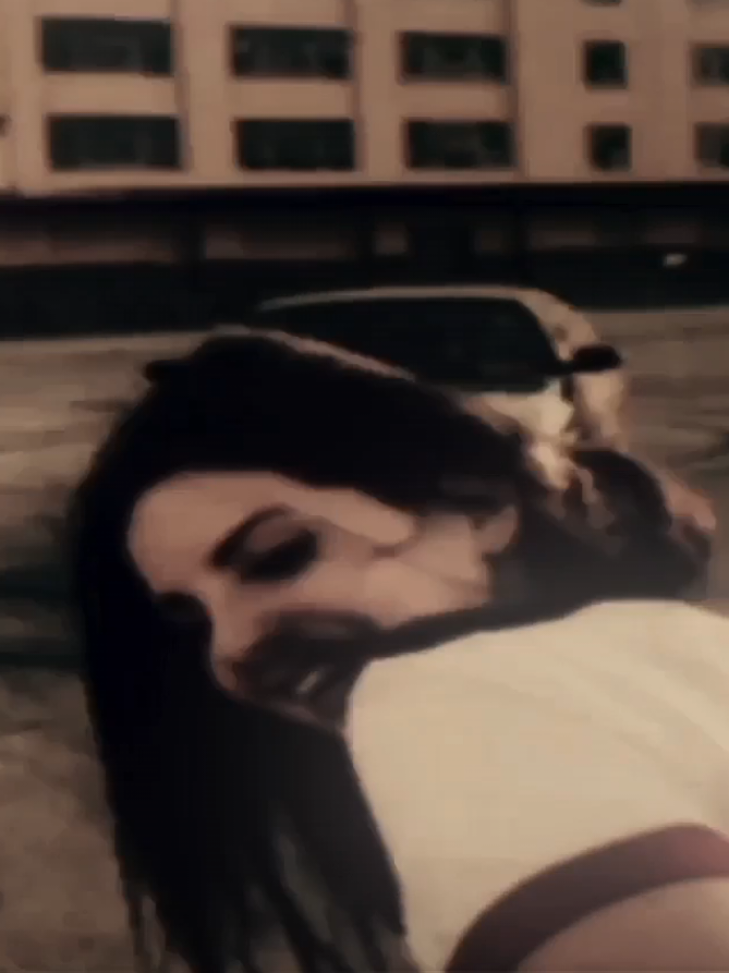 chorei no ombro dele porque a vida é difícil.. | agora vou traduzir todas as músicas do nfr 😌 | #lanadelreyedit #lanadelrey #lanadelreyfan #howtodisappearlanadelrey #foryouu 