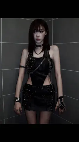 am i crazy or shes even smaller than winter now #motivation #toxicmotivation #giselle #wlmotivation #fyp 