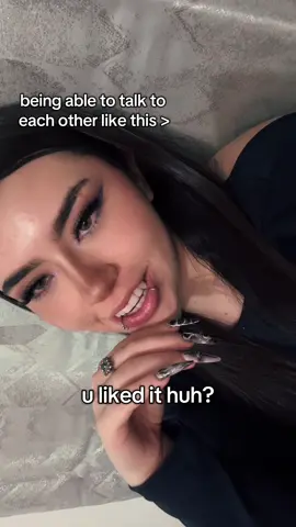 My romantic side wants this sksks💜