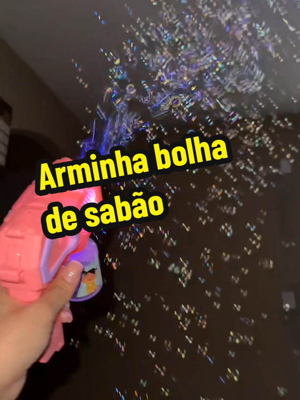 Diversão garantida com um toque de magia no ar! Quem resiste a um show de bolhinhas? 🫧😄 #bolhasdesabão #arminhadebrinquedo #shopee 