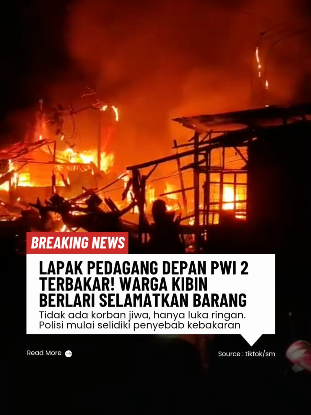 Serang – Kebakaran hebat melanda sejumlah lapak dan kios di Jl. Lanud Gorda, tepatnya di depan PT PWI 2 Kampung Maja, Desa Kibin, Kecamatan Kibin, Kabupaten Serang, Banten, Minggu malam (30/11/2025). Peristiwa ini diduga kuat dipicu oleh arus pendek listrik. Kebakaran terjadi sekitar pukul 20.00 WIB, saat para pedagang masih beraktivitas. Api dengan cepat membesar dan melahap lapak serta kios di lokasi tersebut, membuat warga sekitar panik dan berusaha menyelamatkan barang dagangan mereka. Kapten Tim Damkar Jawilan, Ai Afriansyah, mengungkapkan bahwa pihaknya menerima laporan pukul 20.20 WIB dan segera bergerak menuju lokasi kejadian. “Proses pemadaman berlangsung selama satu setengah jam, alhamdulillah api berhasil dipadamkan,” ujar Ai, Minggu (30/11/2025). Ai menjelaskan bahwa arus pendek listrik diduga menjadi pemicu utama kebakaran. “Penyebab kebakaran diprediksi berasal dari korsleting listrik,” tuturnya. Lebih lanjut, Ai menegaskan bahwa tidak ada korban jiwa dalam peristiwa ini. Namun, beberapa warga mengalami luka-luka ringan dan langsung dilarikan ke klinik terdekat untuk mendapatkan perawatan. Terkait kerugian materiil, pihak Damkar belum dapat memastikan jumlahnya. “Kerugian masih dalam proses pendataan oleh pihak kepolisian,” tandasnya. #nikomas #kibin #serang  #kebakaran  #viralserang 