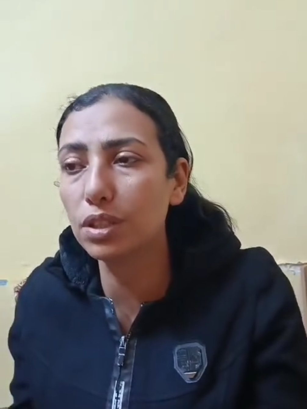 ربنا يسندك ويشفي بنتك 😥