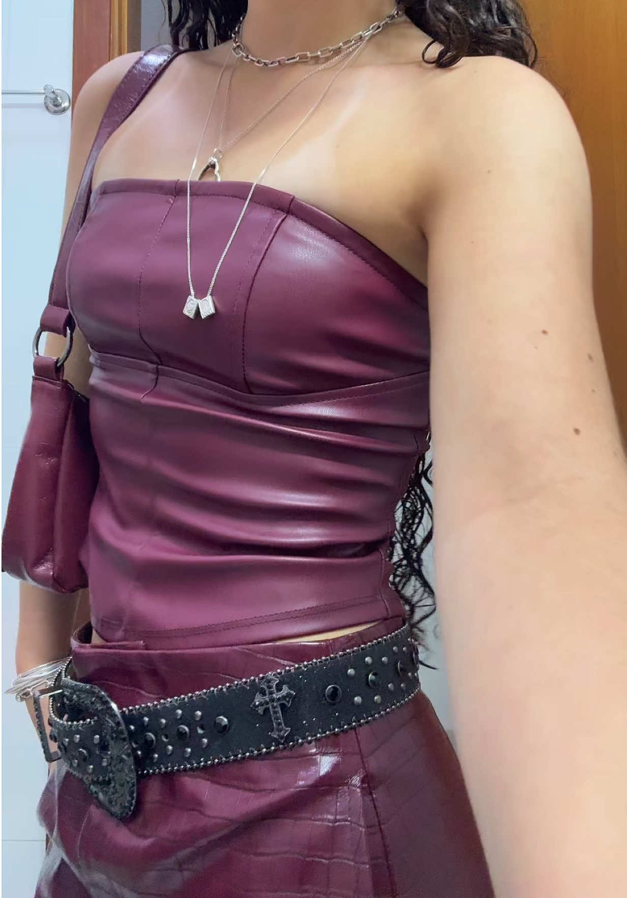 eu no meu dia menos obcecada pela cor vinho 