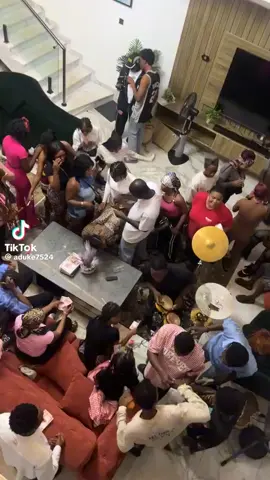 Check it your serious girlfriend dae here na this one go wake up tomorrow call one boy say if u can not press me 1millon clear 😂😂😂