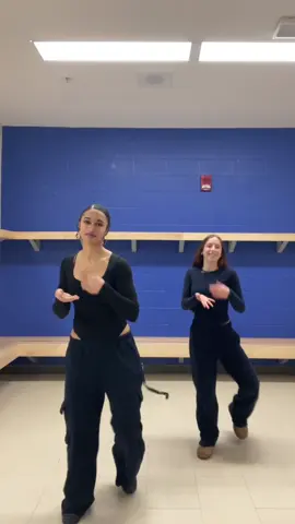 If Fiona would stop breaking balls to post this ll #fyp #trendingvideo #foryoupage #dancetrend #twin 