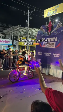 Por más Papás así 😍😍 @I'm Martín🐐🧒🏼  @Carnaval de San Miguel @ElSalvador🇸🇻 #fyp #carnaval 