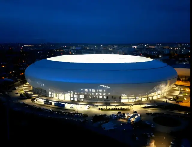 În anul 2017, au fost inaugurate peste o suta de arene in intreaga lume, 40 dintre acestea au intrat in competiție pentru cel mai frumos stadion. Ion Oblemenco a fost desemnat al 4-lea cel mai frumos stadion din lume inaugurat in acel an, 2017! Este si cel mai frumos stadion din Romania? Tu ce crezi? 