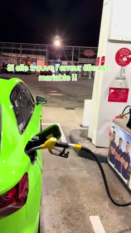 Alors , elle a trouver l’erreur ?? 👀#audi #LuxuryDrive #CinematicVibes #essence #Hulk 