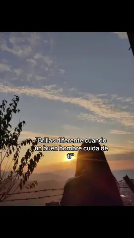 Cuando todo parece oscurecer, miro hacia arriba para recibir luz y dirección ✨#diosestacontigo 