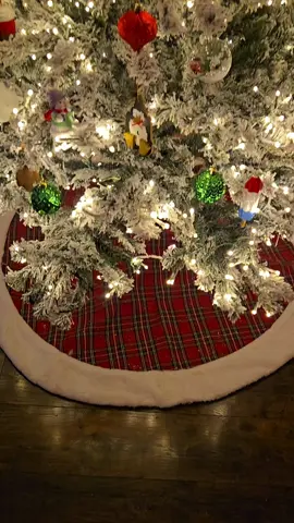 I got left to my own devices and decided the tree needed a change for the better. #gundam #christmastree #gundamwing #gundamwingendlesswaltz #gundamwingzero