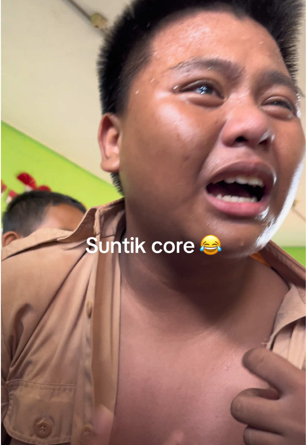 Tenang boy, abis di suntik nanti di kasih makan 😂🤭 #suntik #suntiktok #suntikcore #sekolahdasar 