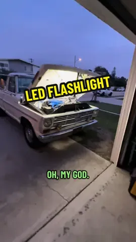 THE SON GIFT OF THE YEAR!! #flashlight#ToolTok#ledflashlight #GiftIdeas2025#BFCM  
