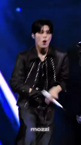 Jeongwoo IWYL with this ✨️jedag-jedug✨️ song's never fail❤️‍🔥 (cr: on video) #parkjeongwoo #jeongwootreasure #JEONGWOO #treasure #treasure_yg 