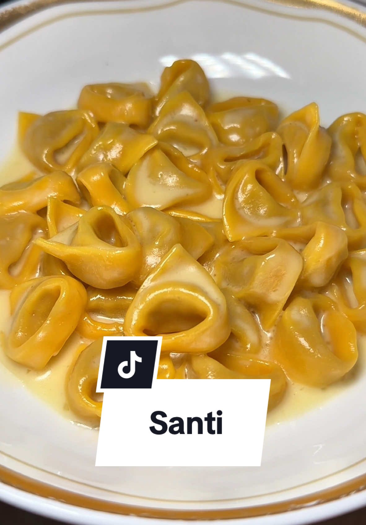 The latest from the chef behind the legendary Marea, and the pastas are (not surprisingly) amazing. Less talked about to date than some other top NYC Italian restaurants, but the quality is super high 📍 Santi (Midtown East, Manhattan) #nycitalianfood #italianrestaurant #nycrestaurantreviews #italianrestaurants #nycfoodies 