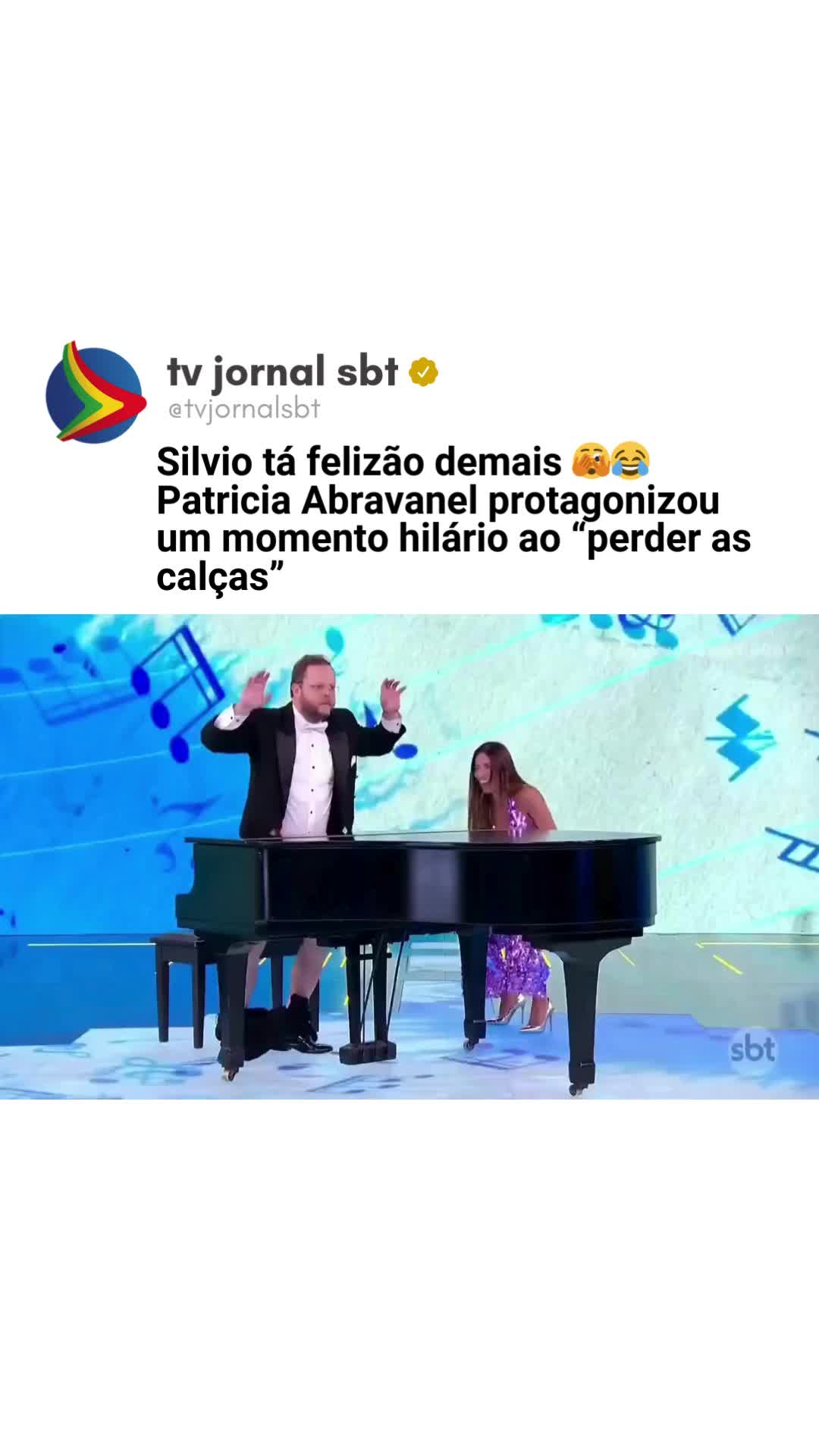 🗣️ O DNA do humor e do carisma corre no sangue dela | Patricia Abravanel protagonizou um momento inusitado e hilário: ela tirou a calça para tocar piano durante o Show de Calouros do Programa Silvio Santos. Será que ela tem talento pra música, minha gente? 🤣 #patriciaabravanel #programasilviosantos #humor *oh *digital #digital