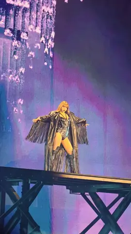 LISA FASCINATES SINGAPORE #DEADLINEinSG_LISA #day3 #BLACKPINK_DEADLINE    #LISAxAlterEgo  #Lisa 