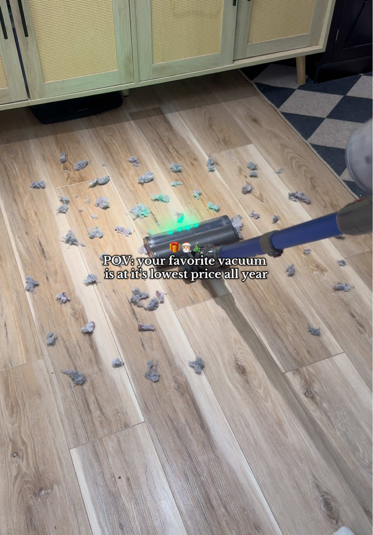 This one looks awfully familiar… 👀 This price is as of 11/30/2025 and ends today!! Always click the orange shopping cart for the most up-to-date pricing #tiktokshopcybermonday #giftguide #clean #cleaning #tiktokshopholidayhaul 