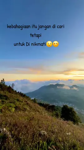 bahagia itu sederhana 😊🤗#praumountain #treveling #prau #hiker 