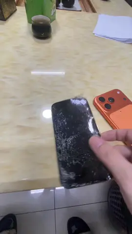 吵架就喜欢砸手机这是多年的毛病了#西港 #创业 