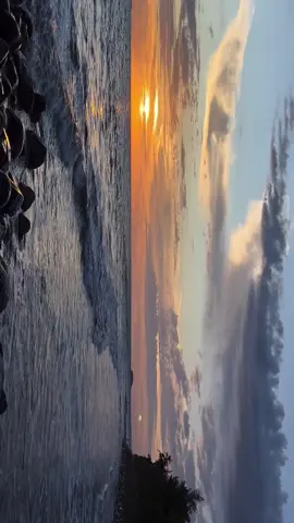 first day of desember tidak banyak berharap yg penting segala hal dipermudah. #4u #desember 