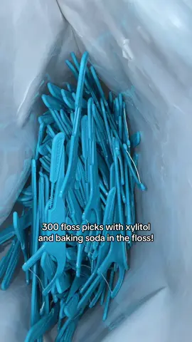 This is such a great price for floss picks that are great quality. #floss #flosspicks #interdentalbrush #tiktokshopcybermonday #BFCM 
