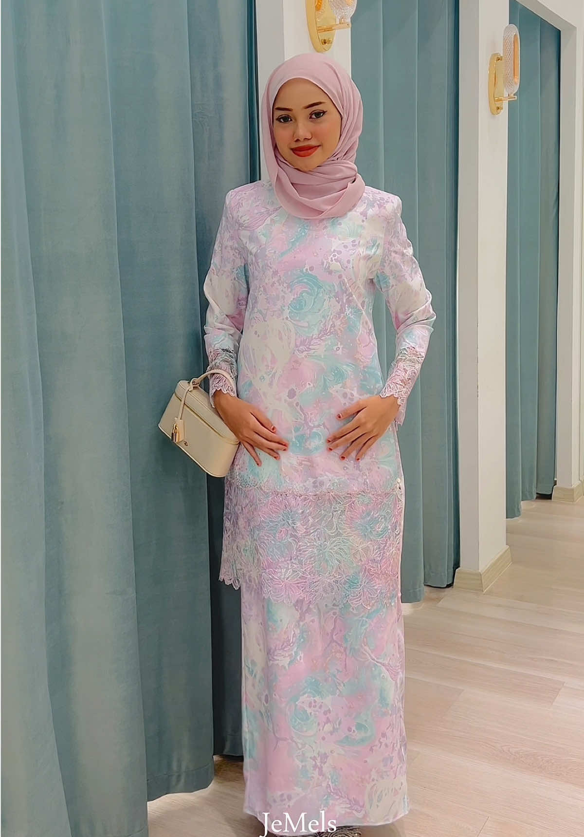 Harini Min belanja sikit warna untuk Dinara Kurung. Uols suka tak? 🤭#baju#raya2025#bajuraya #bajurayacantik #jemelslovers             