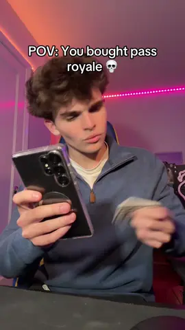 the pass is overpowered #fyp #trending #smallspinale #relatable #clashroyale 