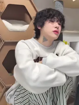 aww so cuteee @신성호 MAKEUP 🤏🏻😫 #seongho #junseongho #준성호네 