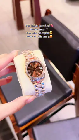 Mẫu mới lên tay xinh xỉu lun chị em ạ😍 mặt chocolate dây vàng gold tone da😝#xuhuong2025 #donghodep #xuhuongtiktok #donghonu #fypシ 