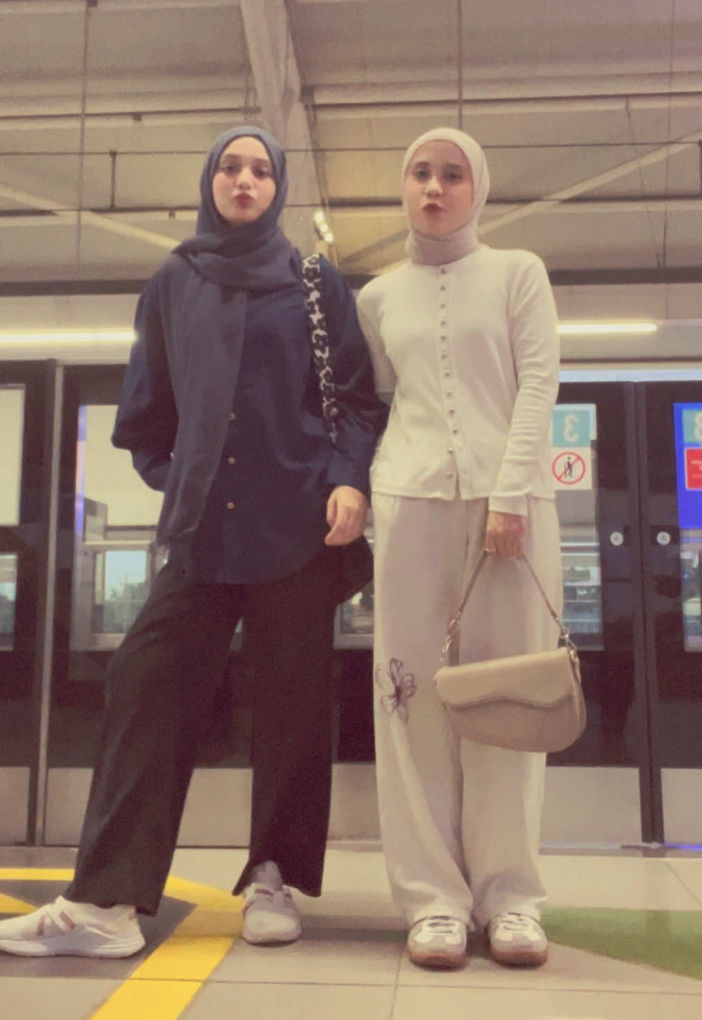 a little outfit check @rayhana 