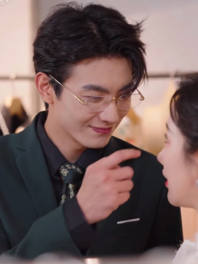 Total ada 5 Judul Drama yg diperanin Huan Yu sama Jin Yi di Melolo 💕🥰. . 🎬 Istri Geniusku  🐾 Melolo Cast: Lu Huan Yu, Zhang Jin Yi  . #IstriGeniusku #Melolo #LuHuanYu #ZhangJinYi #DramaBaruMelolo 