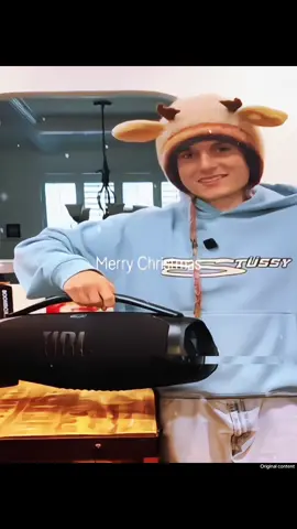 If you ever wanted the JBL Boombox 3… this is the moment 😭 TikTok Shop has it discounted and it NEVER goes this low. || credit: romansfindings || Original Content || #jblboombox3 #jblspeaker #portablespeaker #bassboosted #christmasgift 