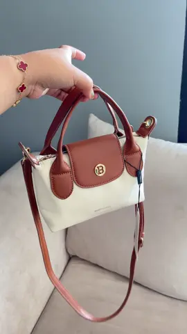 #tascantik #taswanita #tasselempang #handbag 