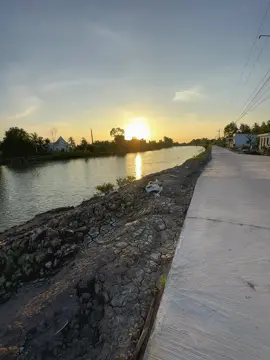 “心可以等,但时间不能等.....总有一天我们会发 现,我们一直在等错误的人。” 