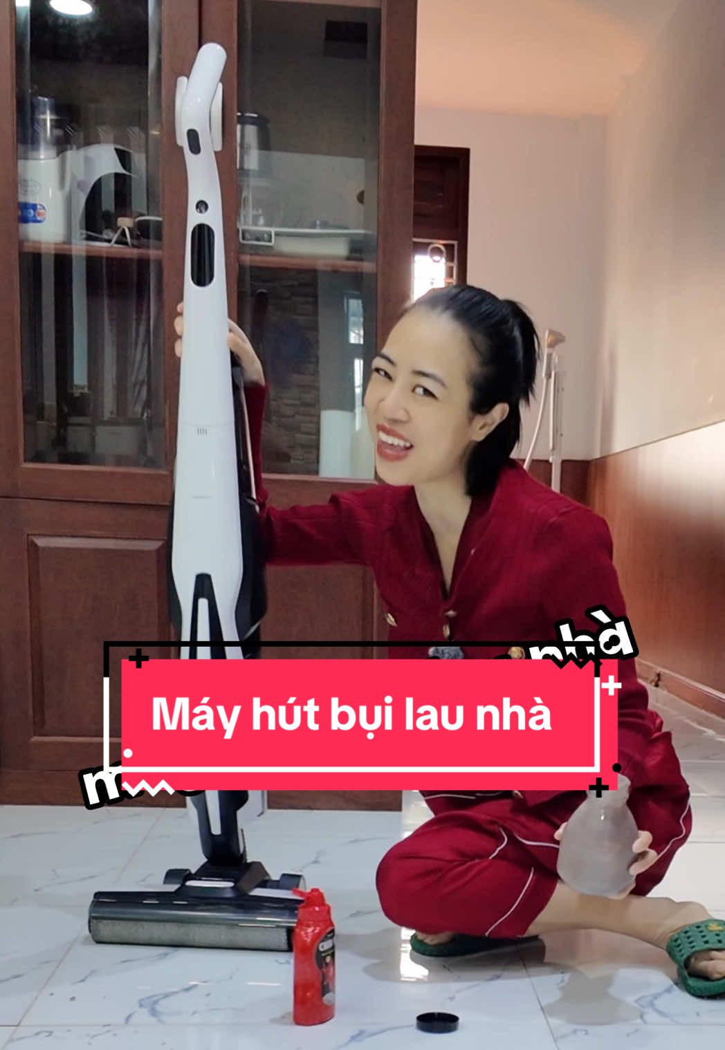 Cuối cùng tui cũng đã quay được cái máy hút bụi lau nhà mà mấy bà hỏi tui bữa giờ. Chỉ một từ cho em máy hút bụi lau nhà này là ưng, quá ưng luôn ý #menakine #review #LearnOnTikTok #muataitiktok 