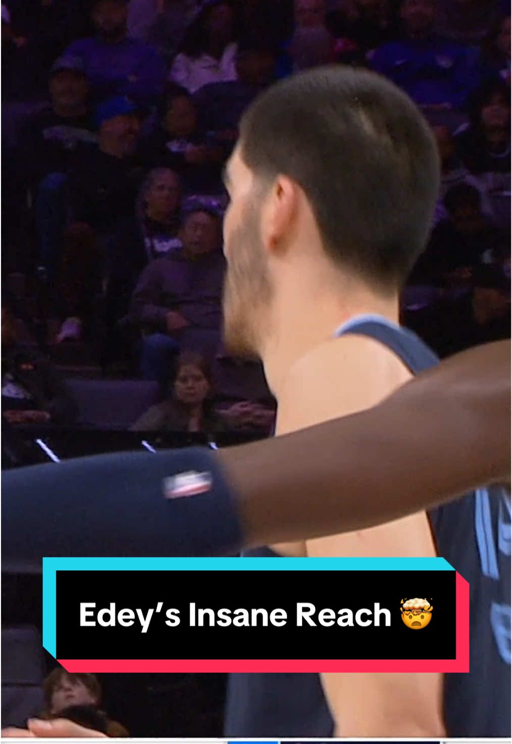 Edey showing off his length with this impressive bucket 🪣 #NBA #Basketball #ZachEdey #MemphisGrizzlies 