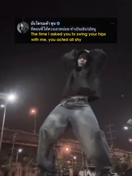 the policeman’s watching him #perthsanta #perthtanapon #santapp #fyp #foryou 