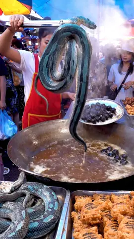 Life at a Wild Meet Market #seafood #food #fish #cooking #animalsmarket 