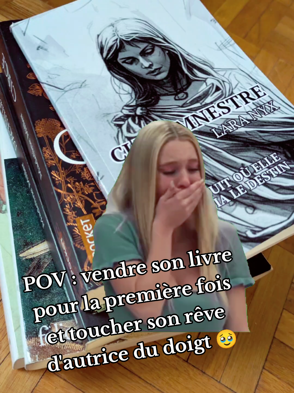 Ça devient réel... je suis tellement contente et terrifiée à la fois 🥹 Merci d'avoir cru en mon texte 🙏 #premierroman #autoedition #booktokfr #autrice #ecriture 