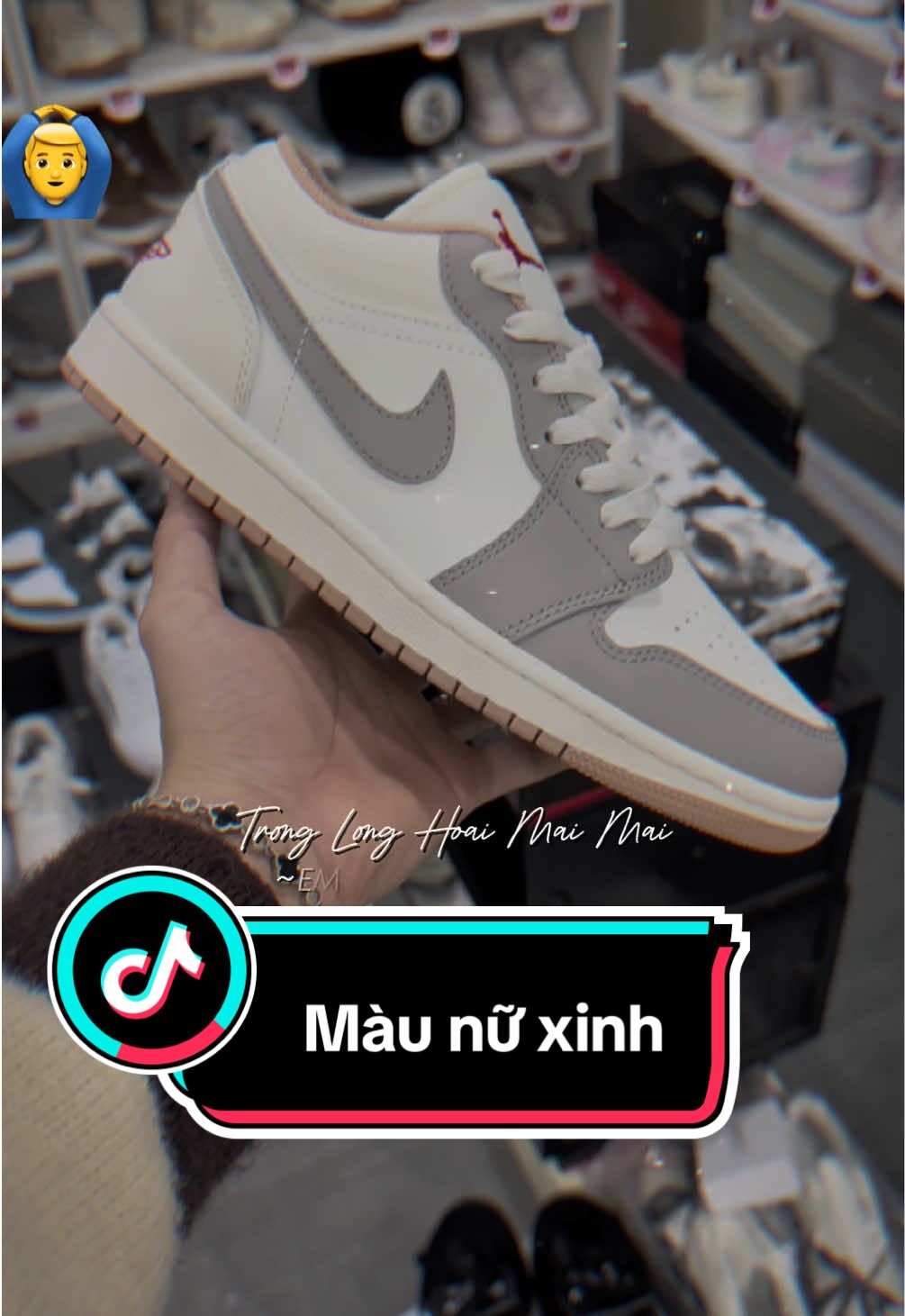 Làm vợ anhh thì em thích đeo thêm 10 đôi tất cũng được #jordan1 #giày_nữ #giàynữ #noel #couple @Mion Shop 