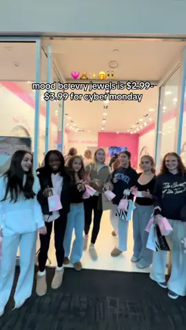 what are you buying?👀 #cybermonday #sale #fyp #shopping 