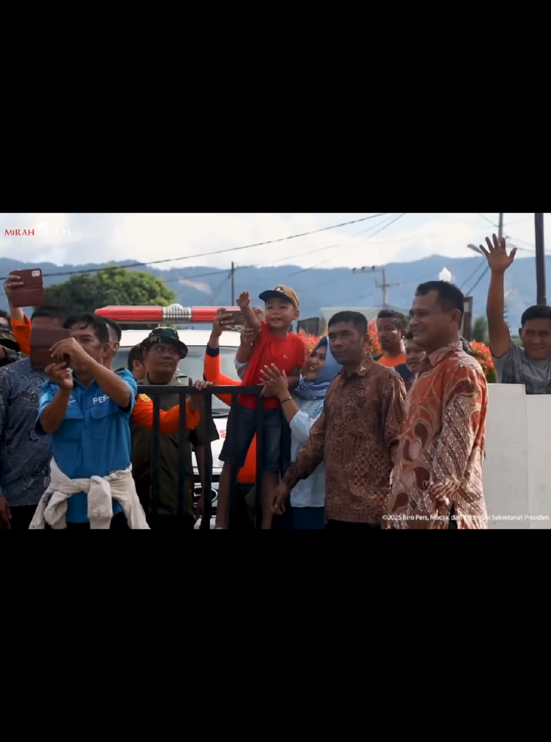 Momen Mengemaskan Saat Presiden Prabowo Dipanggil 'Pak Gemoy' oleh Anak Kecil di Sumatra Utara #prabowo #teddy #sumut #banjir #gemoy 