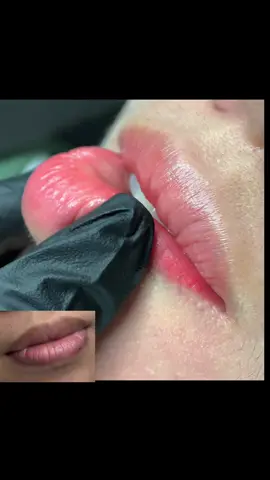 Gu môi thạch về với tui nha mấy bà, làm môi để giúp mình trẻ ra chứ không phải cố làm thật đậm để cho mọi người biết mình làm môi đâu, già lắm các bà ơi. Màu nhẹ nhàng tự nhiên như này giúp da sáng hơn, mặt không nhợt nhạt mà đánh son màu hay son dưỡng gì cũng đẹp hết ☺️ #fyp #foryou #xuhuong #phunmoi #khuthammoi 