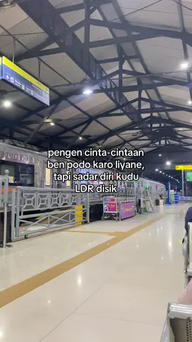 LDR bedo perasaan misale 😭🙏🏻