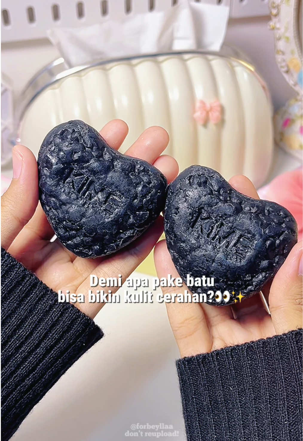 batu bisa bikin cerahan? yapp batu bukan sembarang batu!✨ ini sabun yg memiliki kandungan abu vulkanik bagus banget buat mencerahkan kulit, yuk cobain sendiri😍✅ #kime #sabunkime #sabunbatang #brighteningsoap #sabunpencerah 